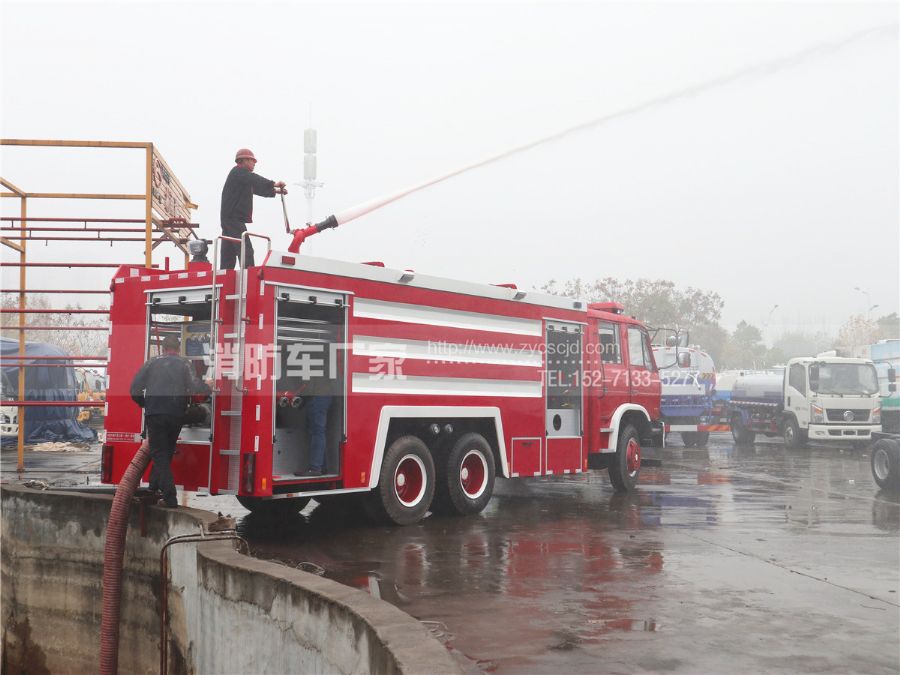 東風(fēng)后雙橋12噸泡沫消防車調(diào)試 東風(fēng)后雙橋12噸泡沫消防車調(diào)試