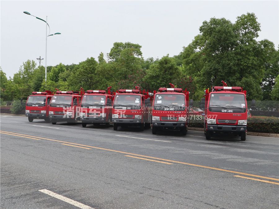 東風3噸水罐消防車 東風3噸水罐消防車