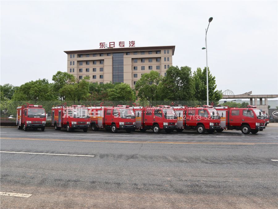 東風3噸水罐消防車 東風3噸水罐消防車